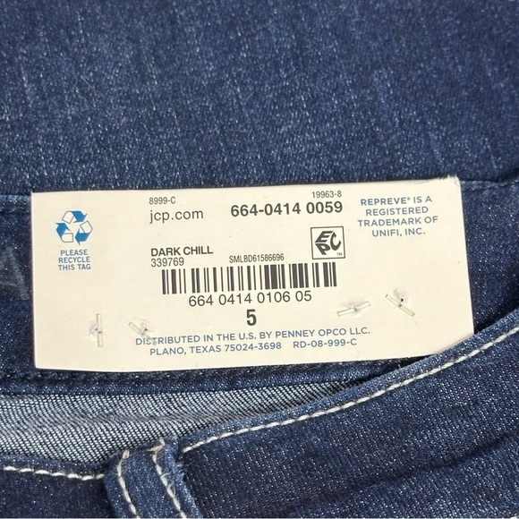 Arizona Jeans Co. Womens Size 5 Jean Bermuda Shorts Mid Rise Cuffed NEW - Picture 6 of 11